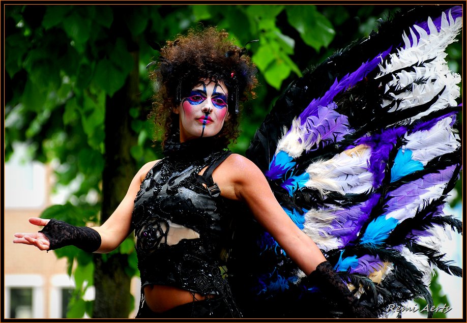 photo "colorful butterfly" tags: portrait, reporting, woman