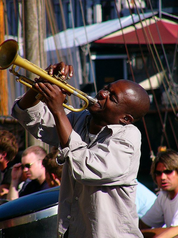 photo "Party in port" tags: city, portrait, man