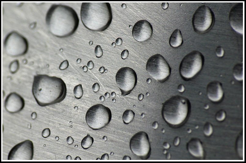 photo "Water Drops On Metal" tags: macro and close-up, fragment, 