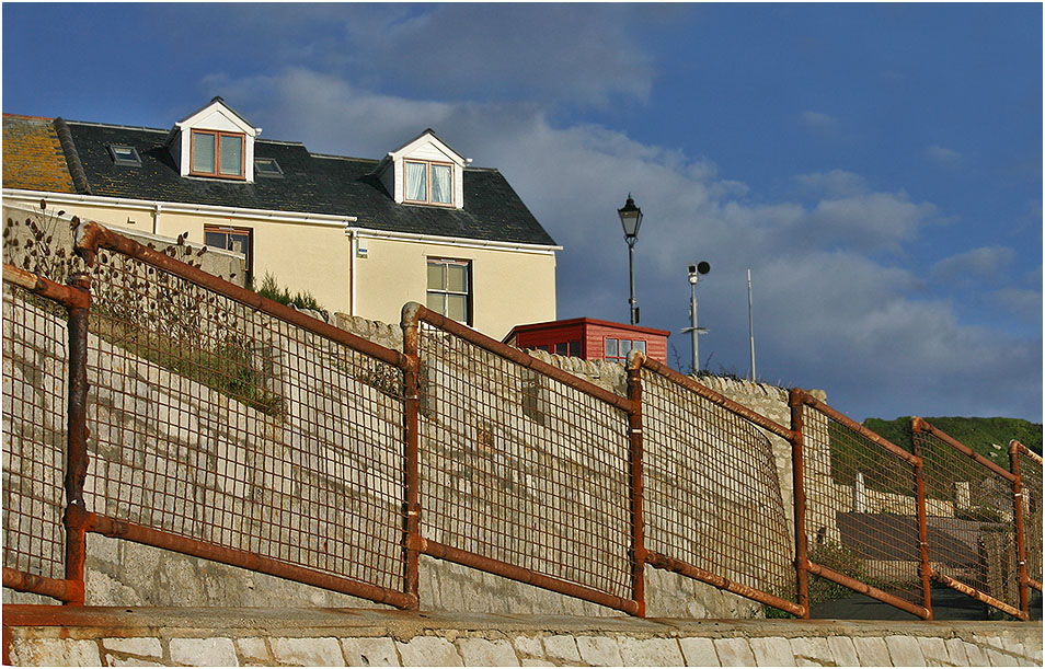 photo "House windows look at the sea" tags: architecture, travel, landscape, 