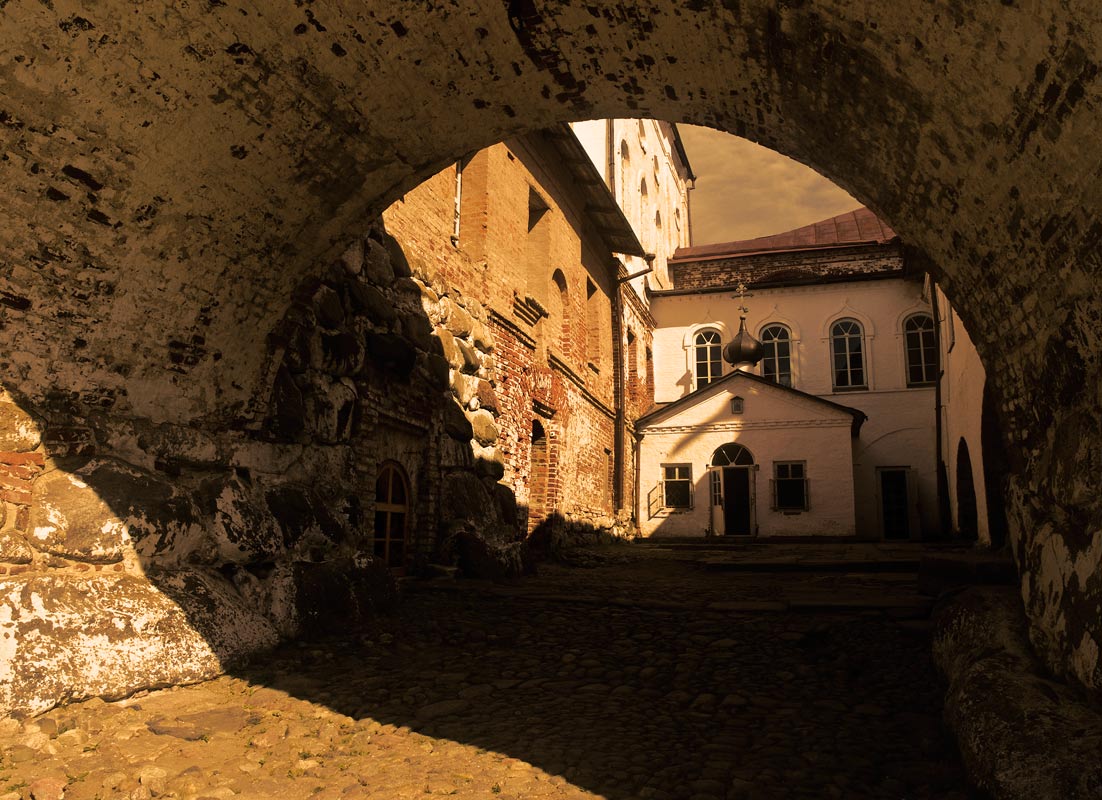 photo "Shadows of  History" tags: architecture, landscape, 