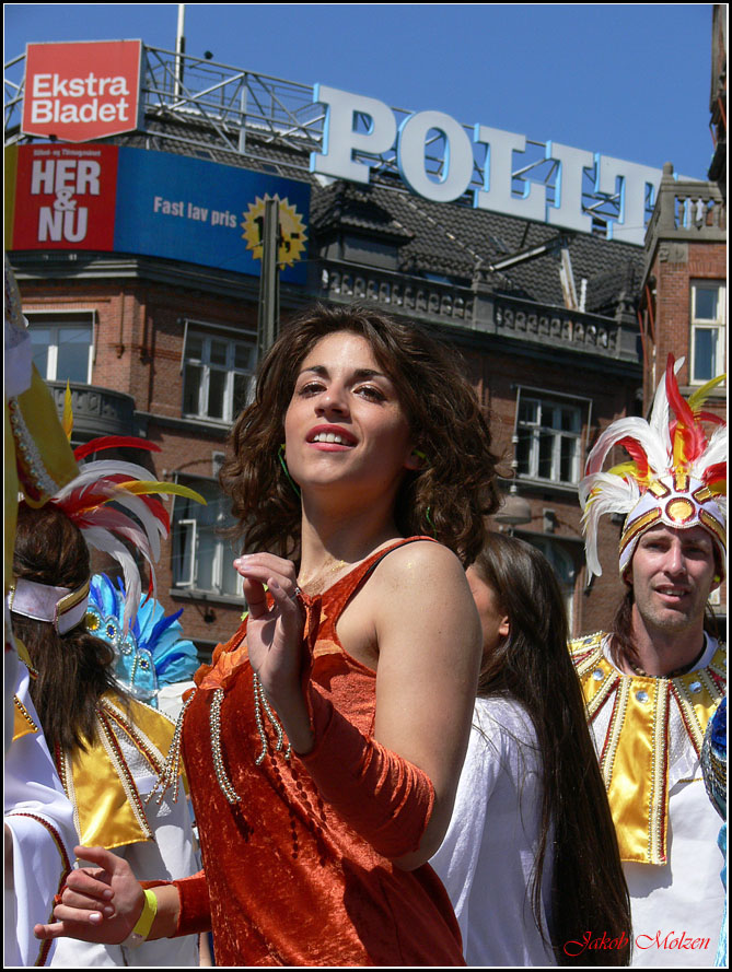 photo "Copenhagen Carnival" tags: macro and close-up, city, 