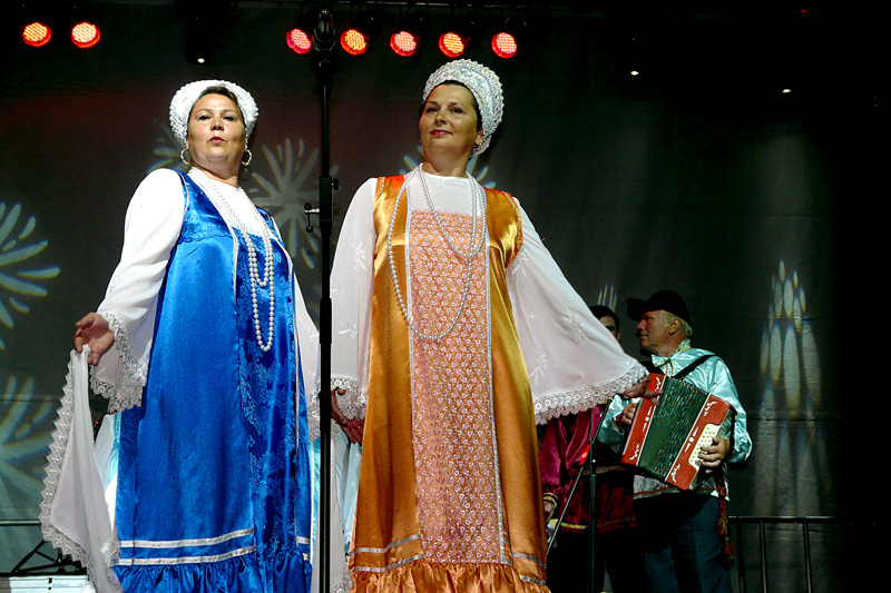 фото "Amateur artists ("Kalinka ...")" метки: репортаж, портрет, женщина