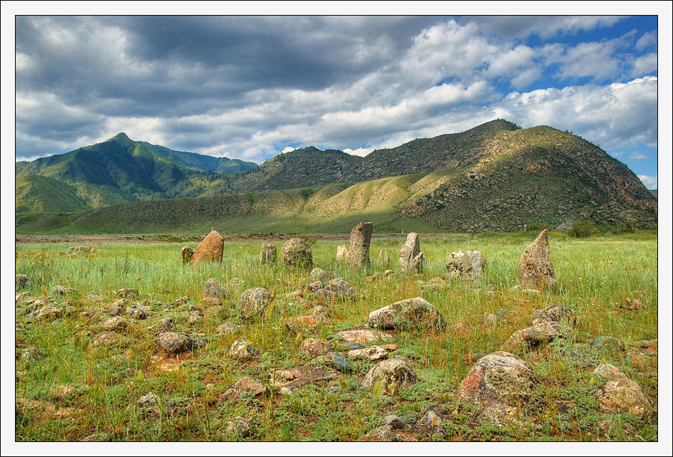 photo "Ancient barrows" tags: landscape, mountains, summer