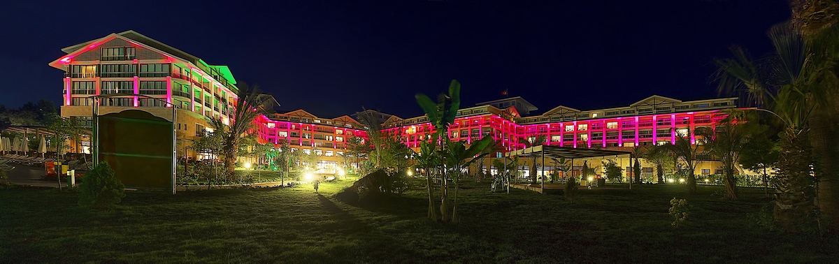photo "Nighly hotel" tags: landscape, panoramic, night