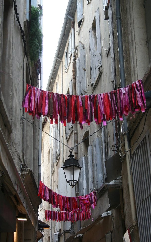photo "colours in the lane" tags: reporting, 