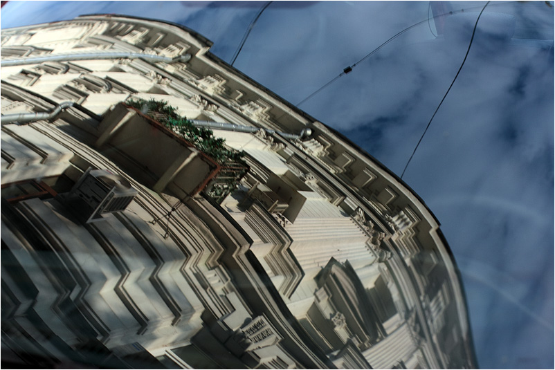 photo "Distortion" tags: architecture, city, landscape, 