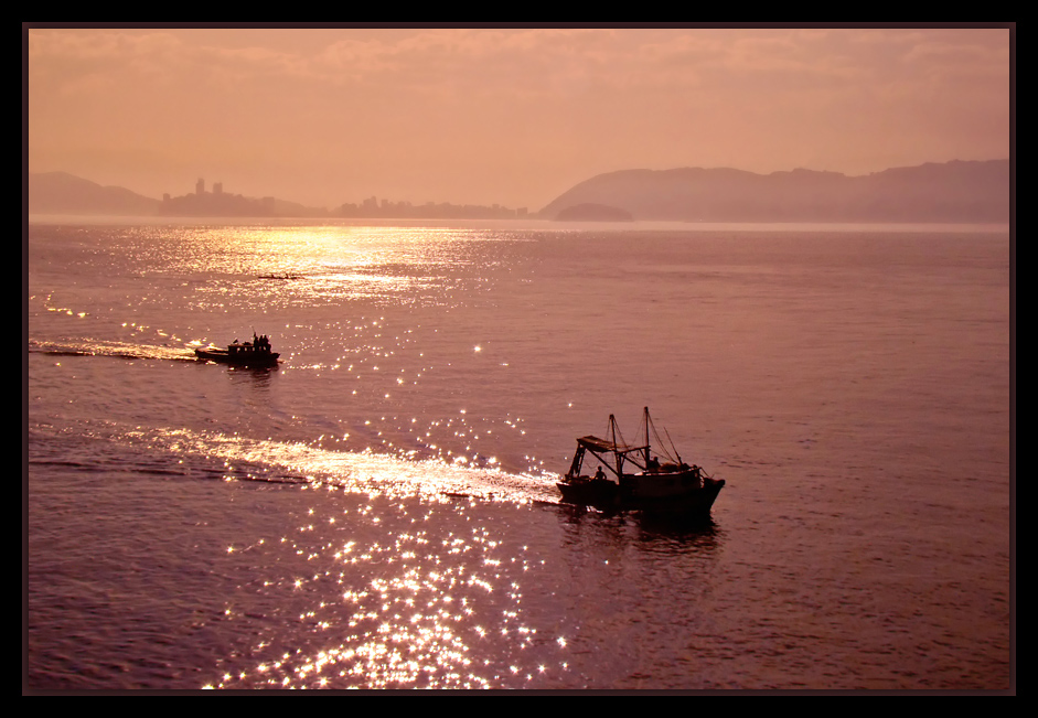 photo "Coming back from the fishing..." tags: landscape, sunset, water