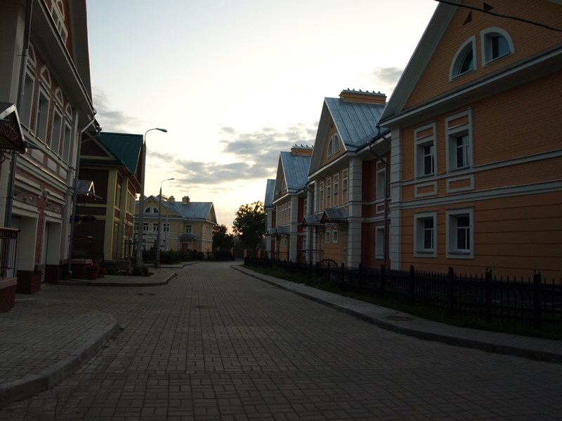фото "старые новые кварталы Пскова" метки: архитектура, пейзаж, закат