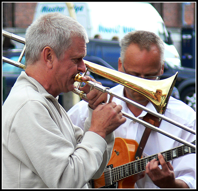 photo "Self duet" tags: reporting, city, 