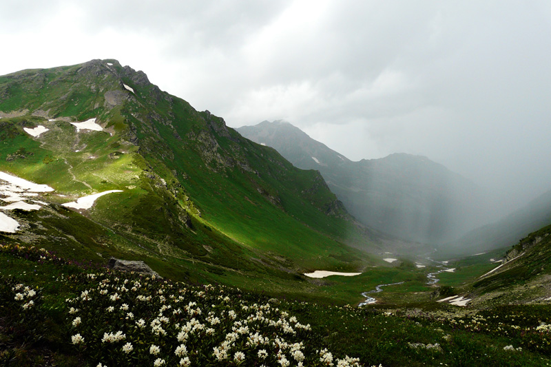 photo "Rain vs. Sun" tags: landscape, travel, mountains