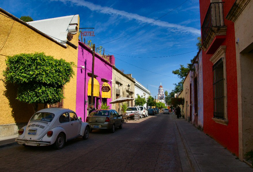 photo "Small street in Tlaquepaque" tags: architecture, travel, landscape, North America