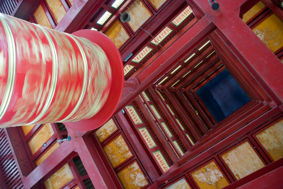 photo "Rotation" tags: travel, fragment, Asia