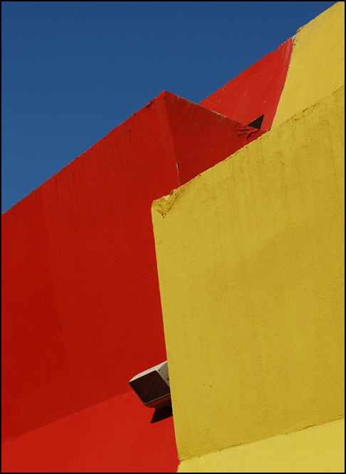photo "Three colours: blue, red & yellow." tags: misc., abstract, 