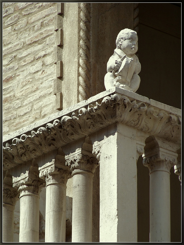 photo "***" tags: city, fragment, 