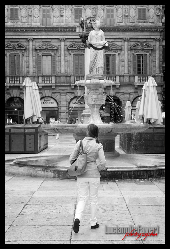 photo "Walking inside the history" tags: black&white, 