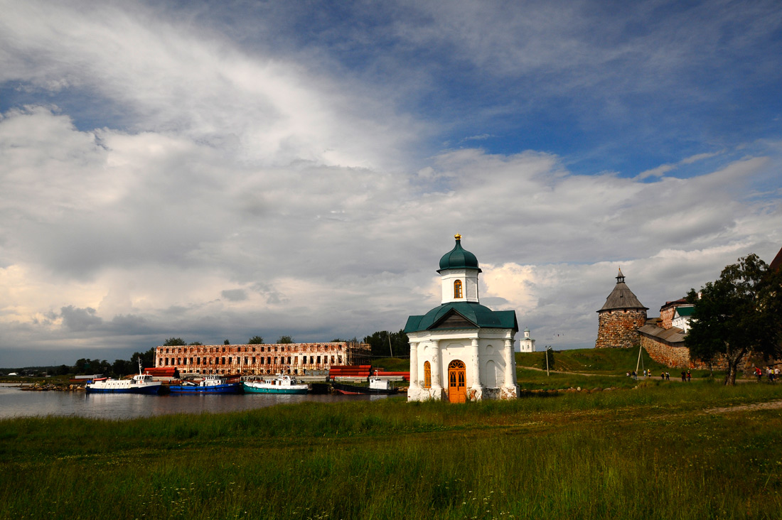 photo "***" tags: architecture, landscape, summer