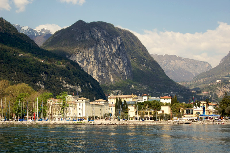 photo "Riva del Garda, Lago di Garda" tags: landscape, mountains, water