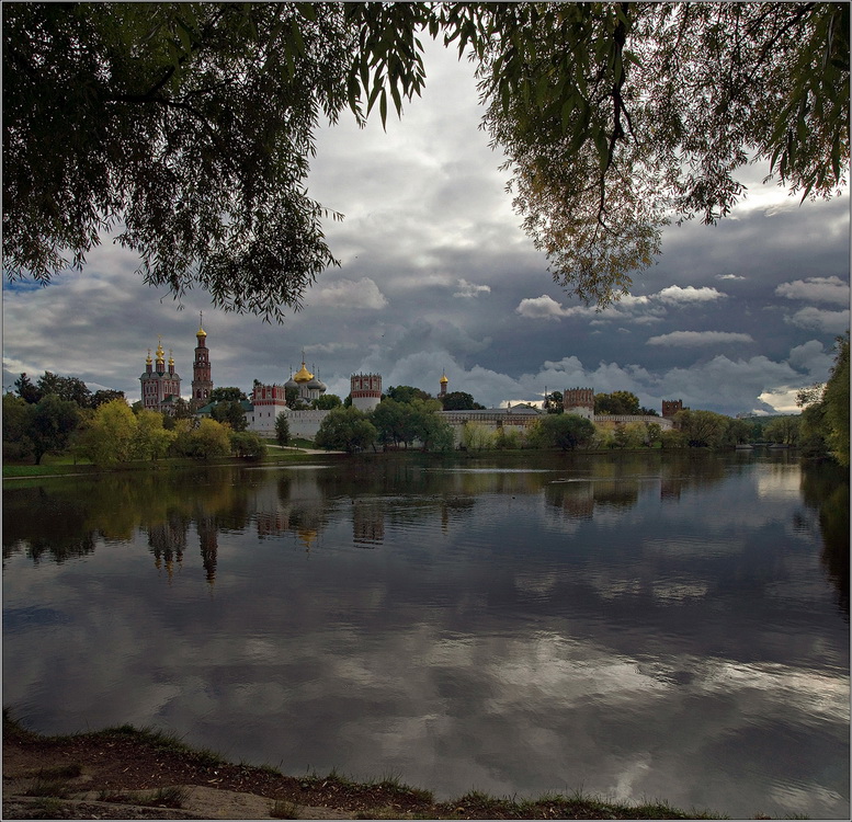 фото "Новодевичий в квадрате" метки: архитектура, пейзаж, 