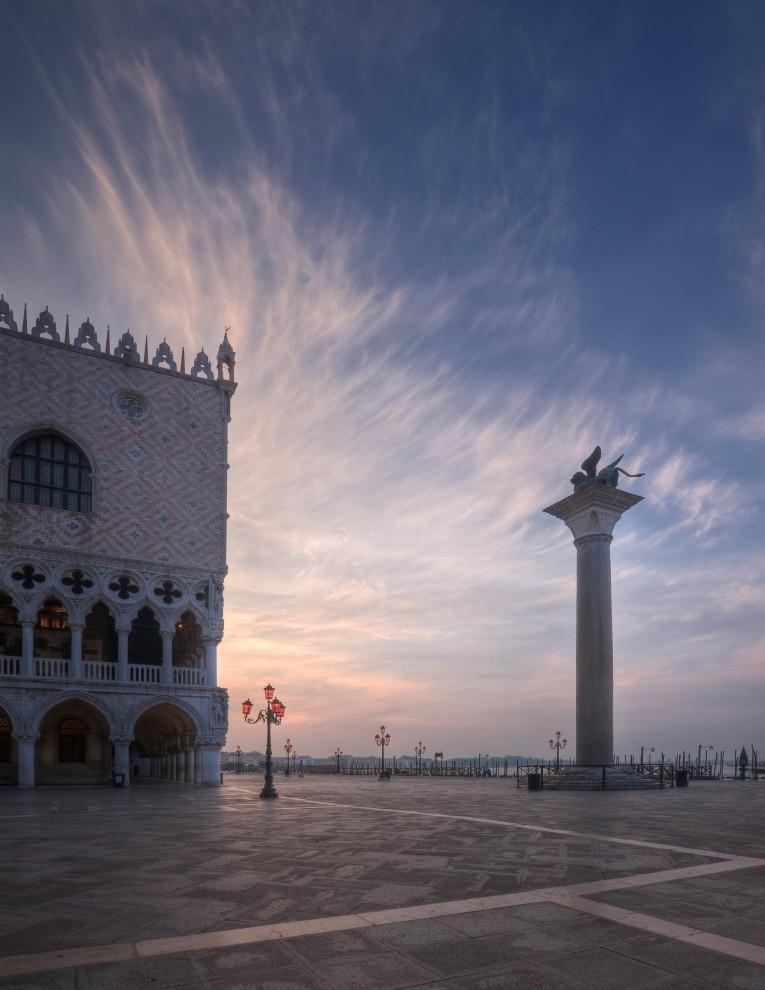 photo "The morning breeze" tags: architecture, landscape, clouds