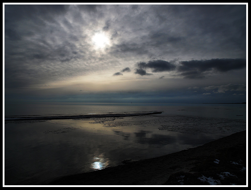 фото "A Grey Day At The Ocean" метки: пейзаж, вода, закат
