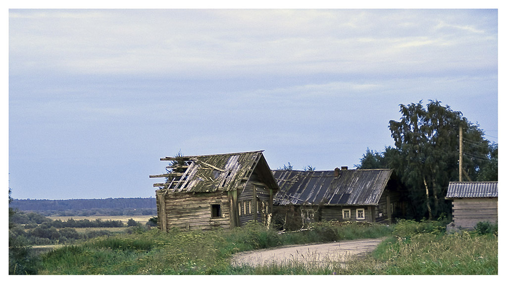 photo "Dying village. Option 2" tags: architecture, landscape, summer