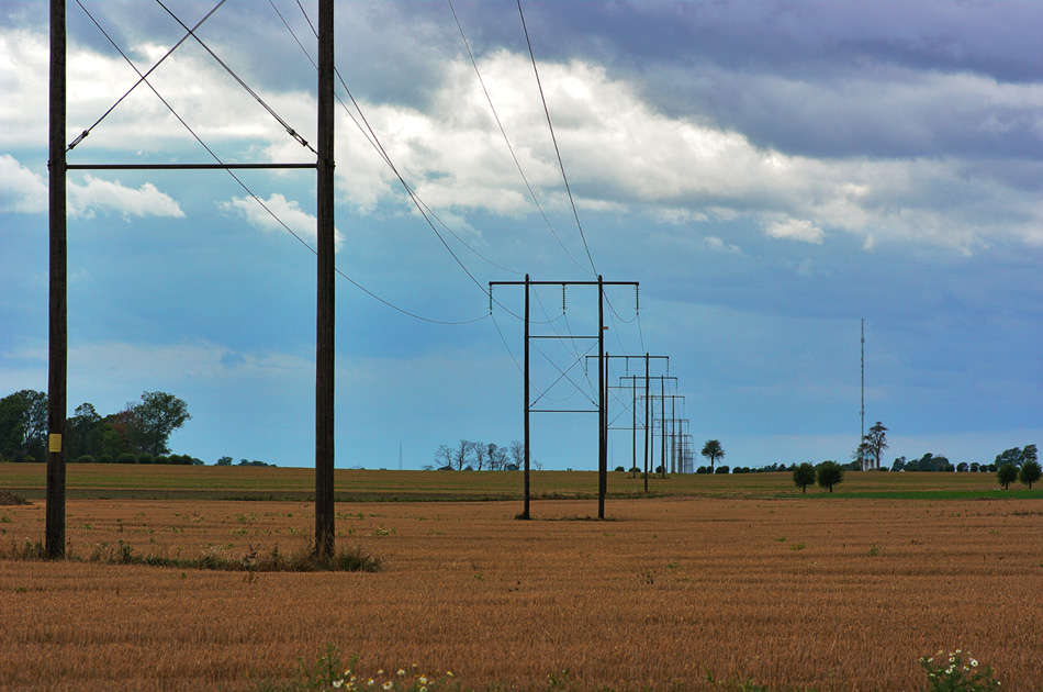 photo "Electro way..." tags: landscape, travel, Europe, clouds