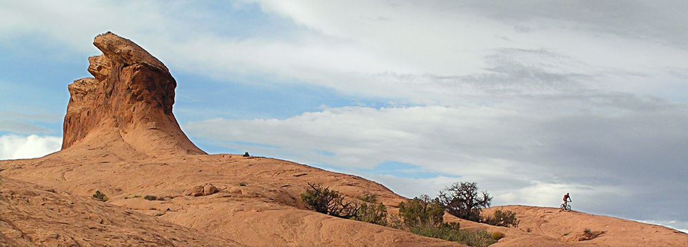 photo "Riding Slickrock" tags: landscape, sport, mountains