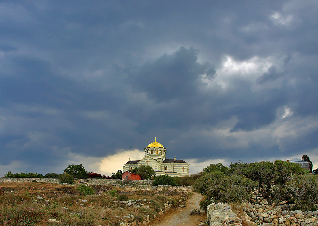 photo "Vladimirsky Cathedral" tags: architecture, landscape, clouds