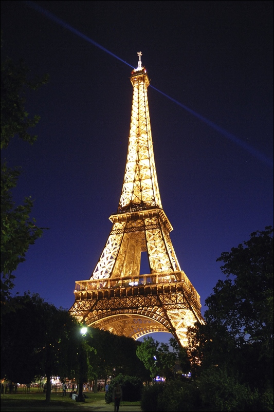 photo "Classic view on Eiffel Tower" tags: landscape, architecture, night
