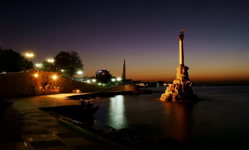 photo "Quay in lights" tags: architecture, landscape, autumn