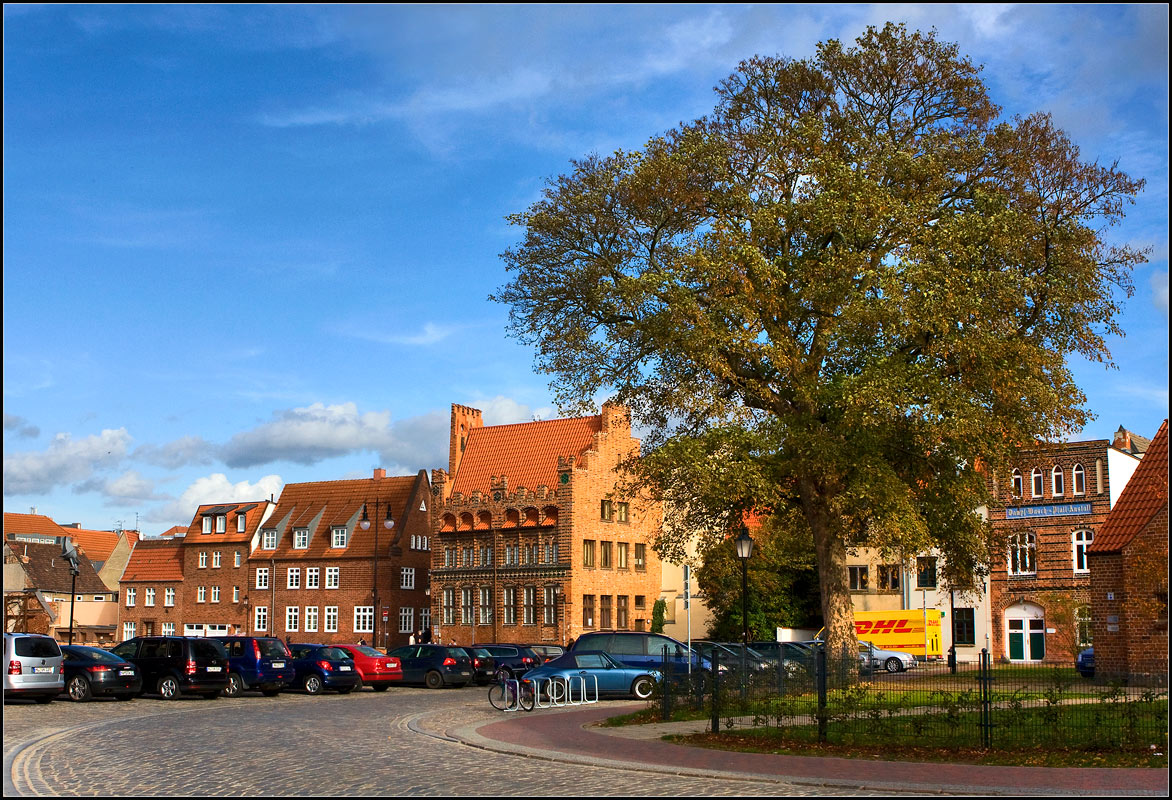 photo "***" tags: architecture, city, landscape, 