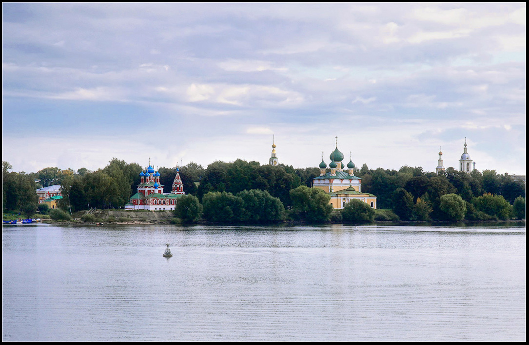 photo "Russian town  Uglich on the Volga River" tags: landscape, architecture, water