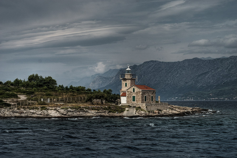 photo "Lighthouse" tags: landscape, mountains, water