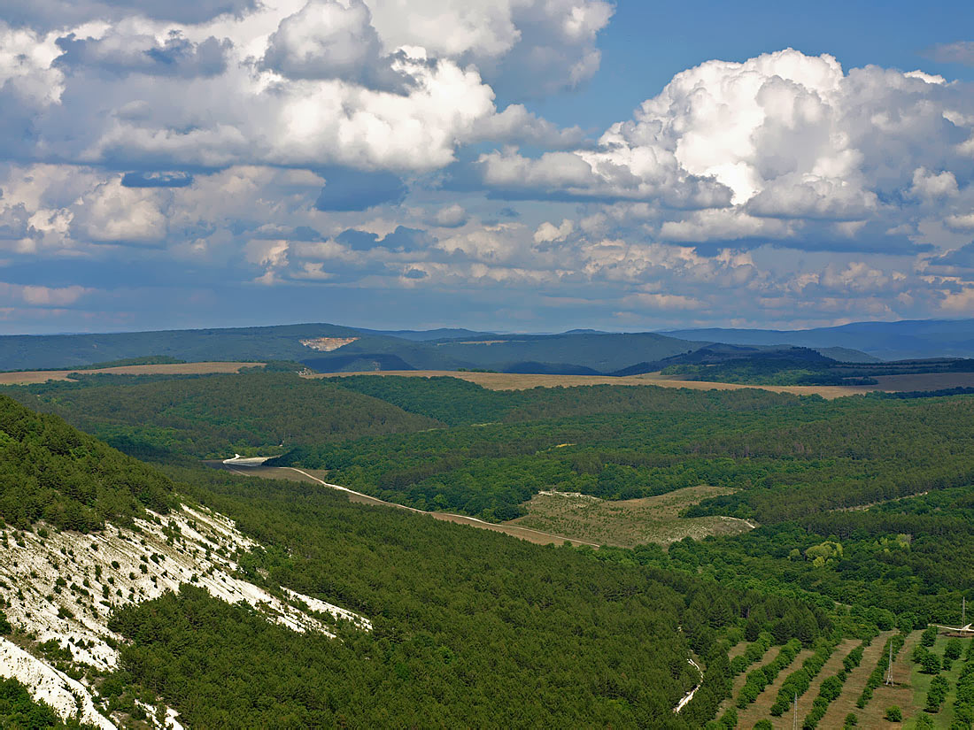 photo "Chufut-Calais-10" tags: architecture, landscape, mountains