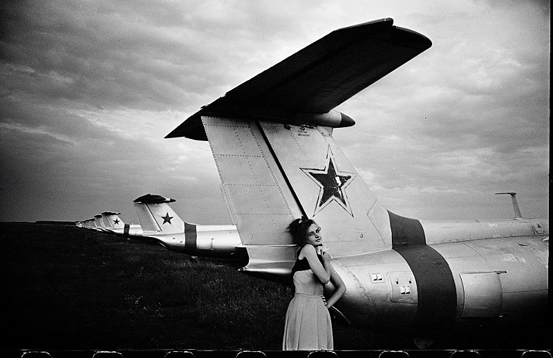 photo "Sky Airplanes Girl" tags: nude, black&white, 