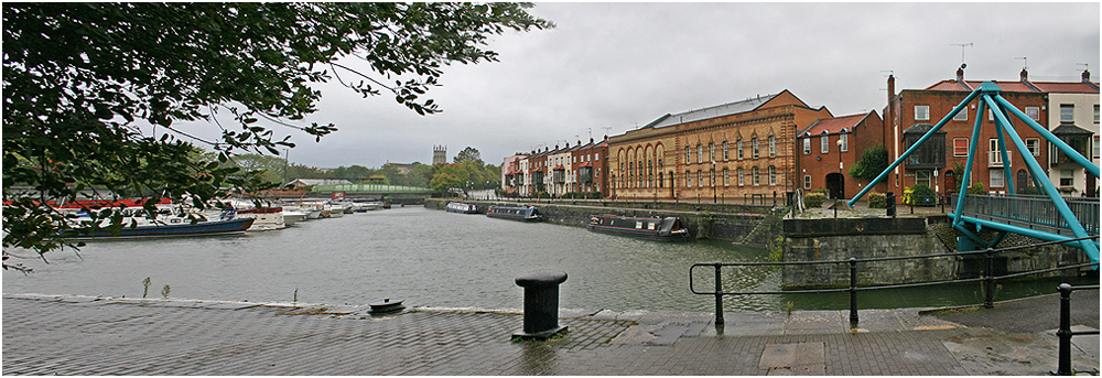 photo "City etude with the blue bridge." tags: city, panoramic, 