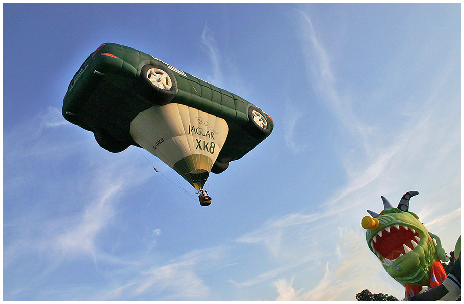 photo "When in the sky the Jaguar" tags: travel, reporting, Europe, воздушные шары