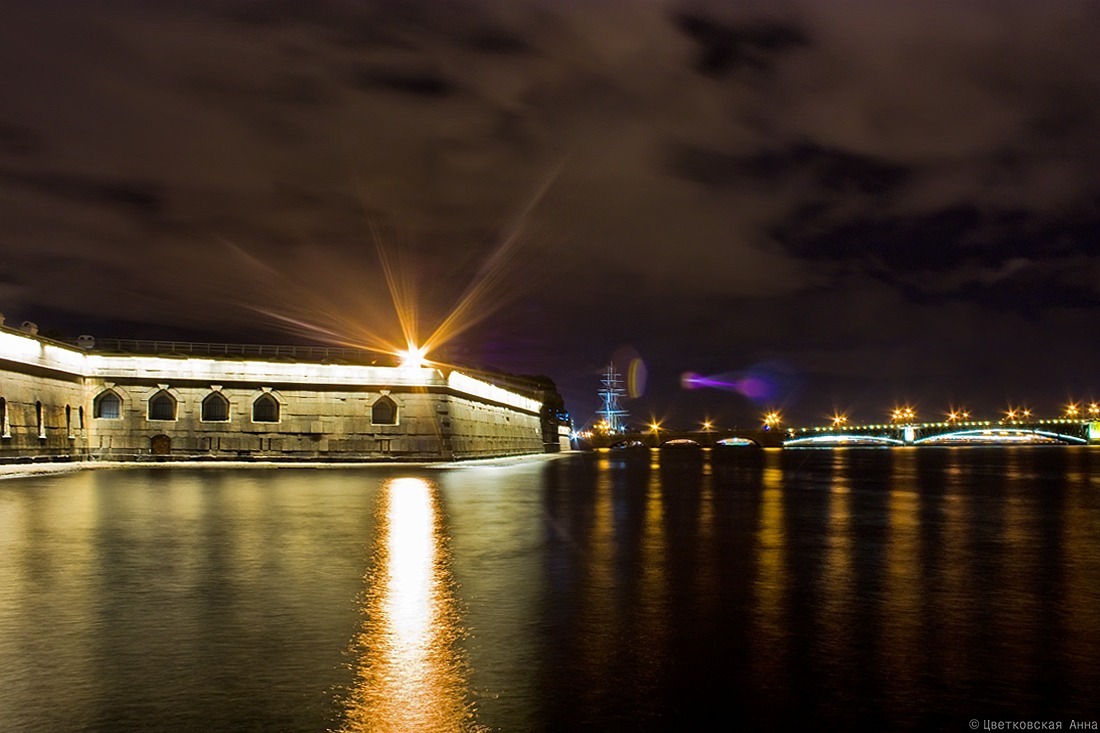 фото "Нло у стен крепости" метки: город, Санкт-Петербург, вода, ночь