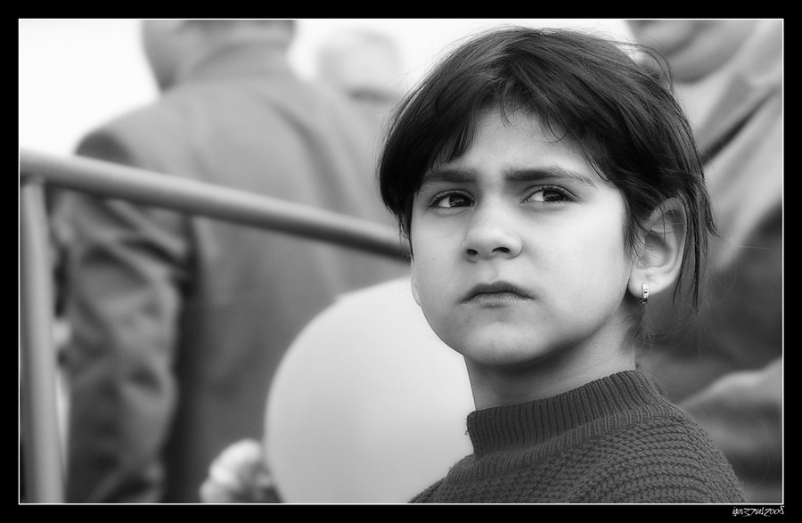 photo "Look ..." tags: portrait, black&white, children