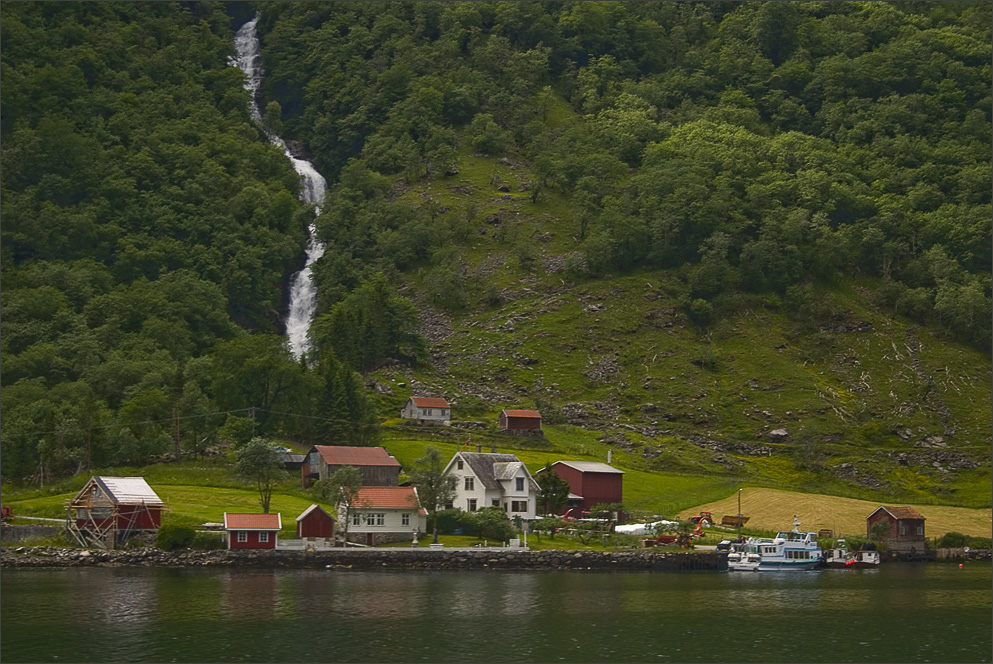 photo "village with a waterfall" tags: architecture, travel, landscape, Europe