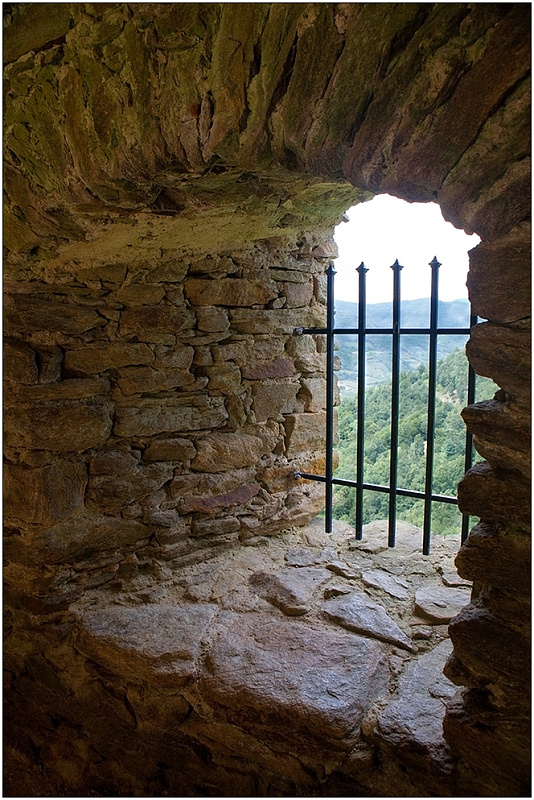 photo "Window on freedom" tags: travel, fragment, Europe