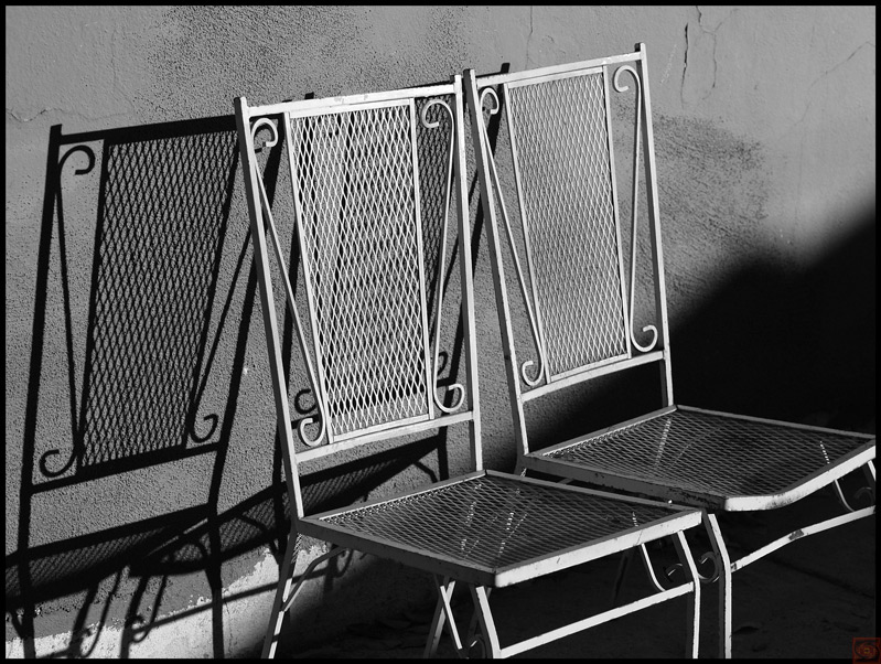 photo "Two Chairs" tags: abstract, black&white, 