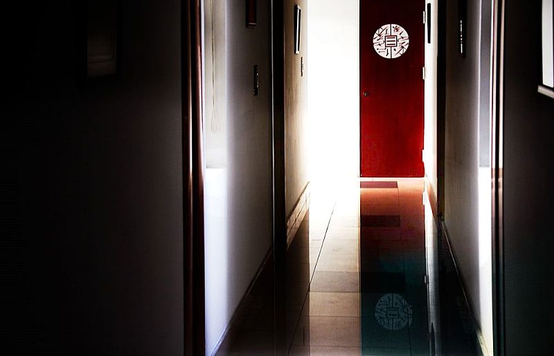 photo "how the light gets in" tags: , 