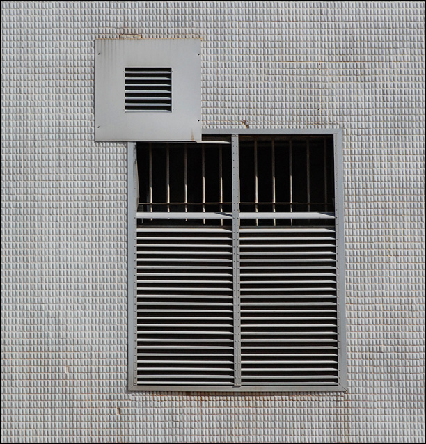 photo "Windows." tags: misc., city, 