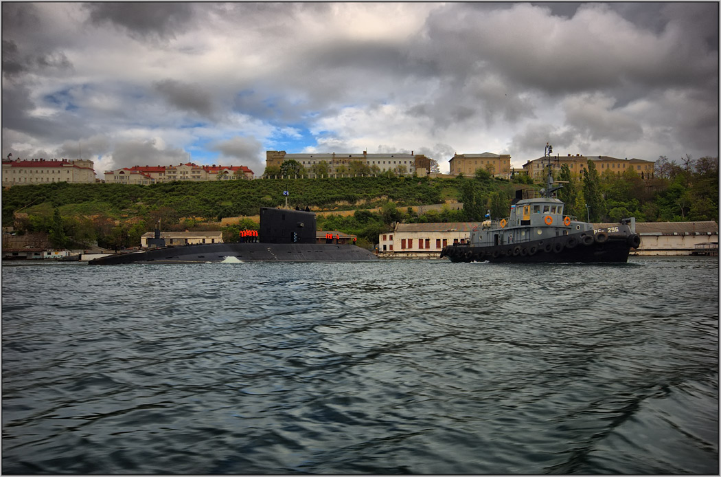 photo "black submarine" tags: , 