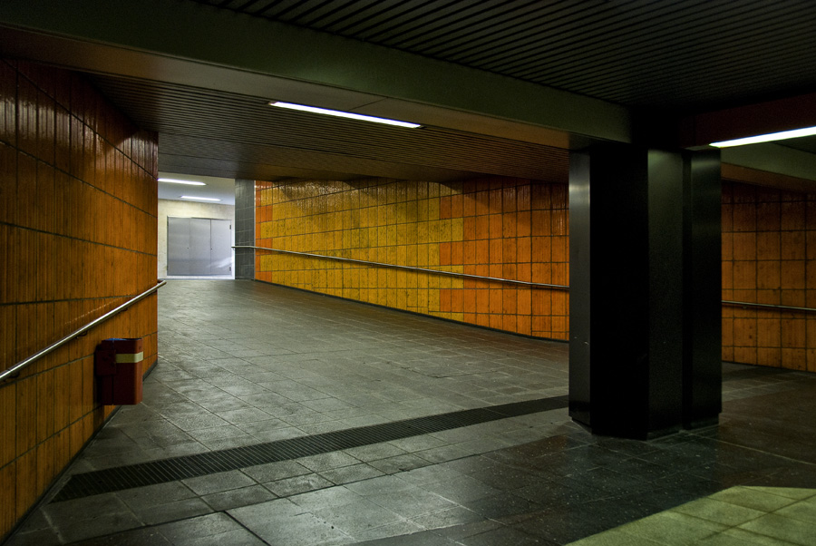 фото "Cologne Underground" метки: путешествия, город, Европа
