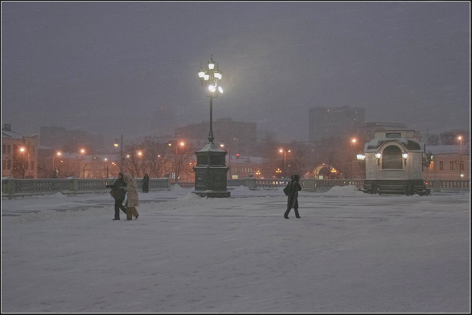 photo "and snow and wind" tags: landscape, city, winter