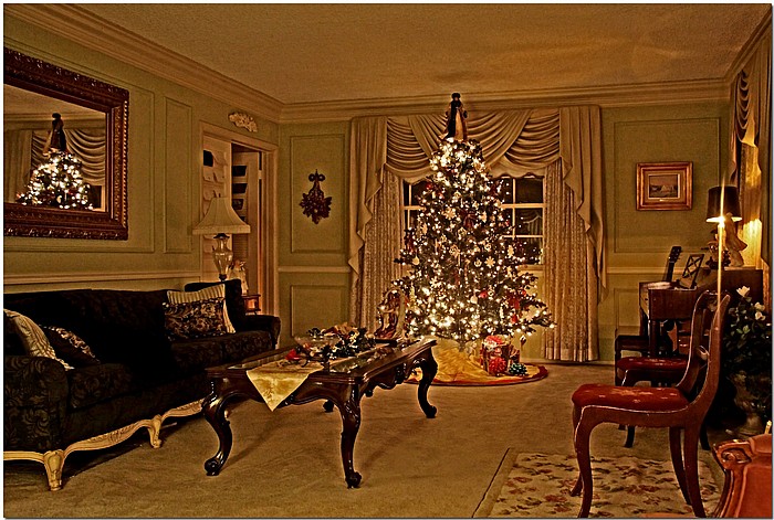 photo "A Home For The Holidays" tags: interior, reporting, 