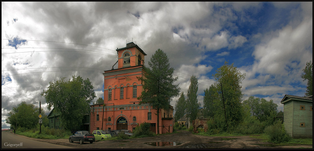 photo "Gate Church Catherine and Augusta" tags: , 